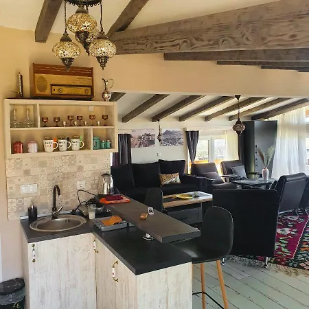 Little Paradise Apartman *