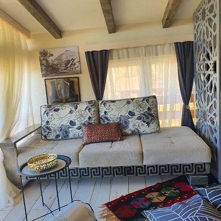 Little Paradise Apartman *