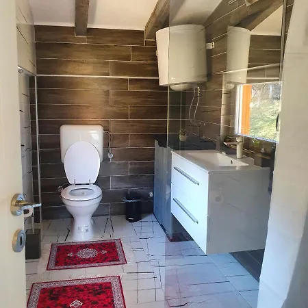 Little Paradise 아파트 *